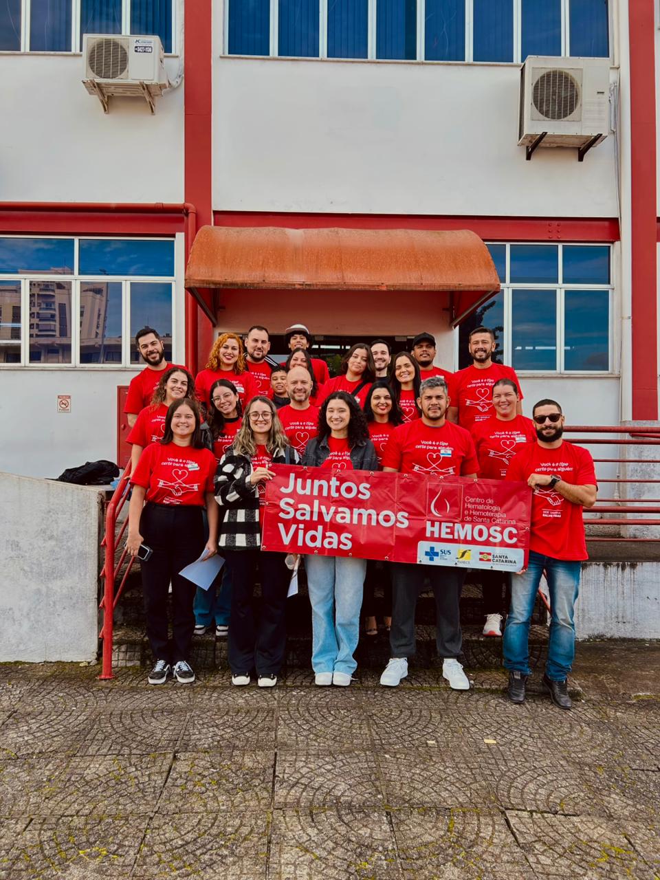 Colaboradores da Aegea SC participam de campanha de doação de sangue no Hemosc de Joinville